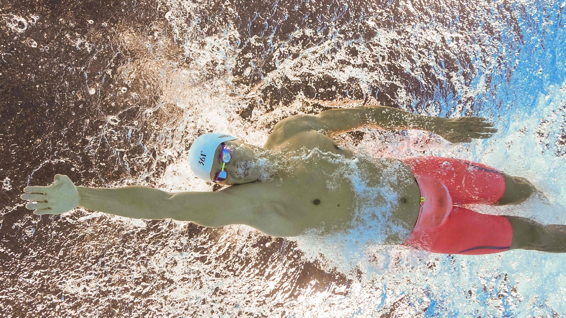 开云官网APP下载-张雨霏二棒表现点燃全场,张雨霏连游两场