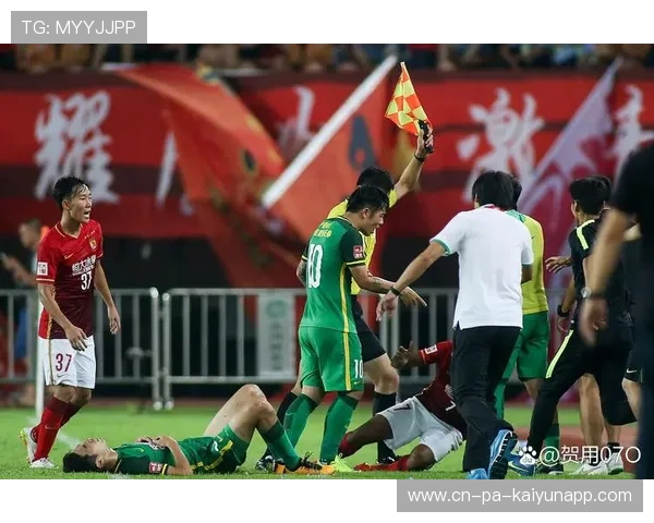 国足防守端展现新活力，后防线稳如磐石，国足防守型后腰